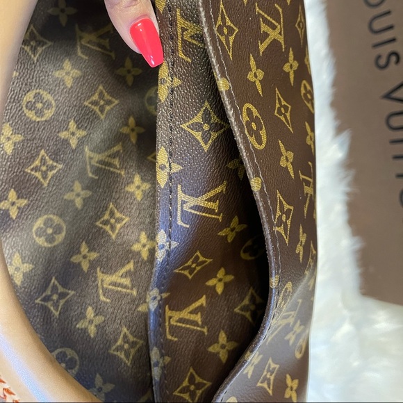 Authentic Louis Vuitton Monogram Canvas Artsy MM Shoulder Bag - Picture 17 of 17